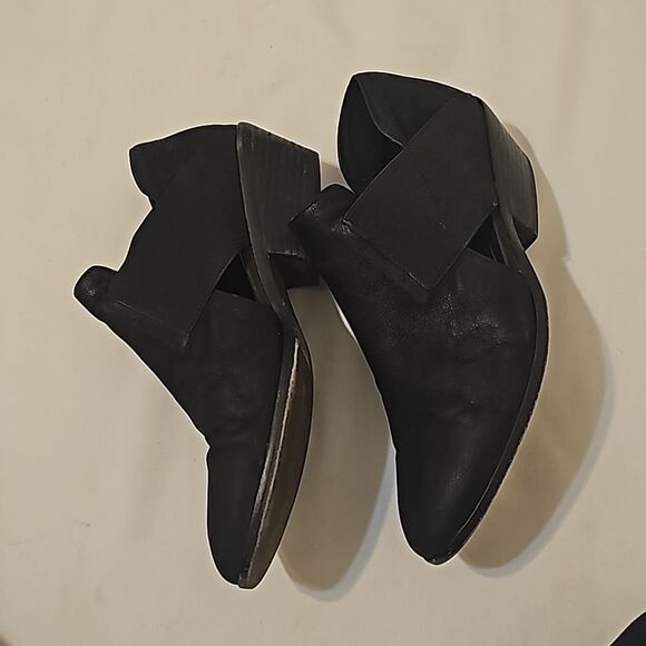 Eileen fisher black suede pull on boots booties round toe 9 - Picture 3 of 5